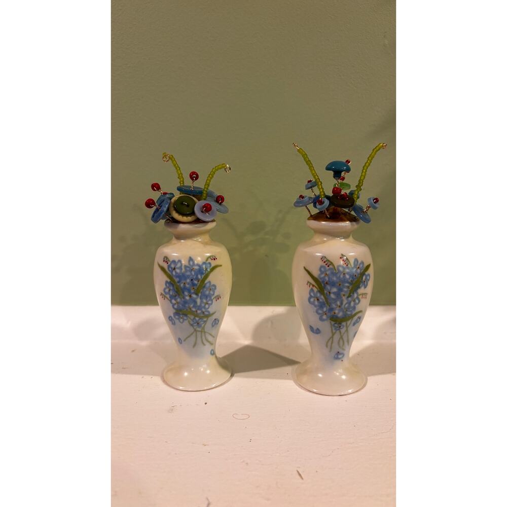 Pair Button Flower Bouquets in Vintage Forget-me-not Salt & Pepper shakers